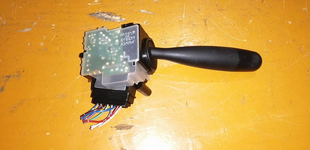 PASSO KGC10 ПЕРЕКЛЮЧАТЕЛЬ ДВОРНИКОВ Toyota Passo 1