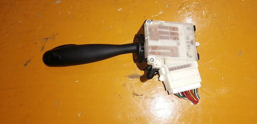 PASSO KGC10 ПЕРЕКЛЮЧАТЕЛЬ СВЕТА Toyota Passo 1