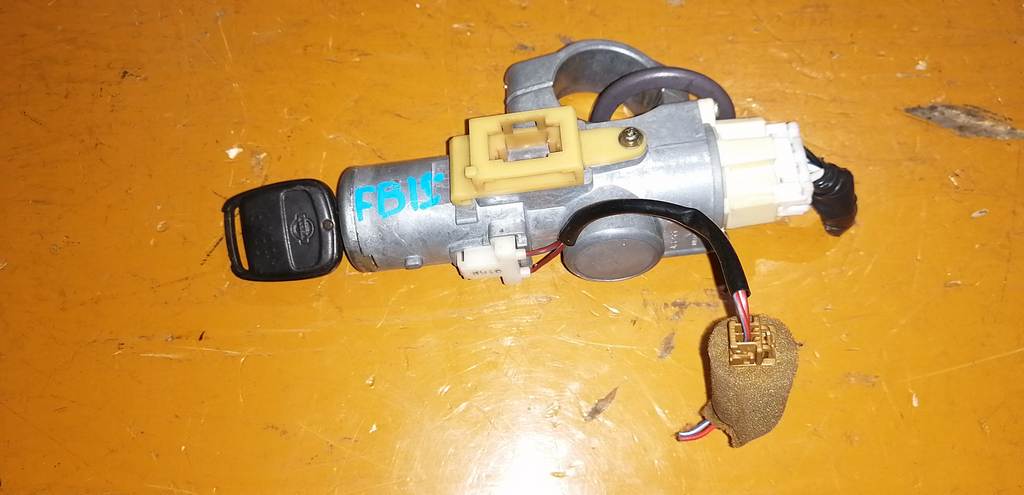 замок зажигания Nissan Sunny 0