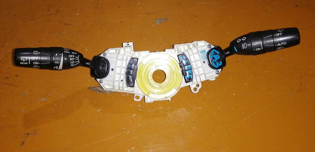 переключатель поворотников и света Honda Freed Spike 0