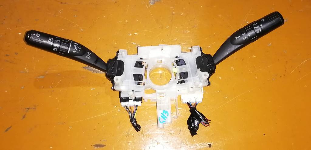 переключатель поворотников и света Subaru Impreza 0