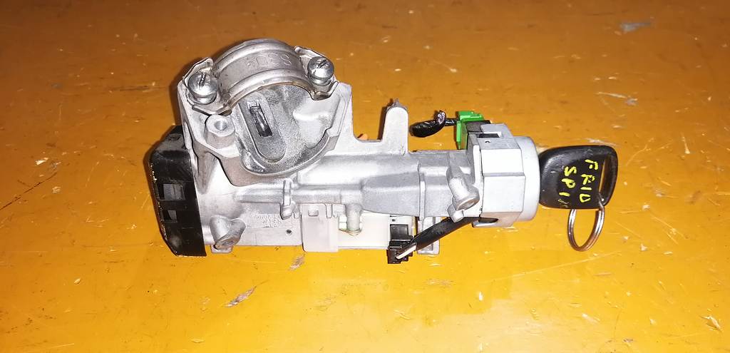 FREED SPIKE GB3 ЗАМОК ЗАЖИГАНИЯ Honda Freed Spike 1