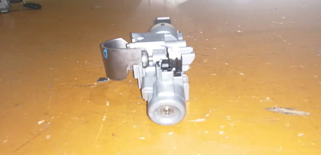 контактная группа замка зажигания Mazda Demio 3