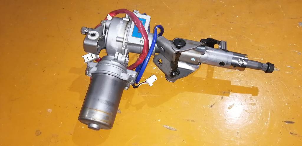 Рулевое управление Toyota Sienta 2