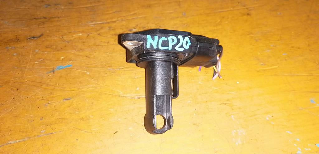 датчик расхода воздуха Toyota Funcargo 0