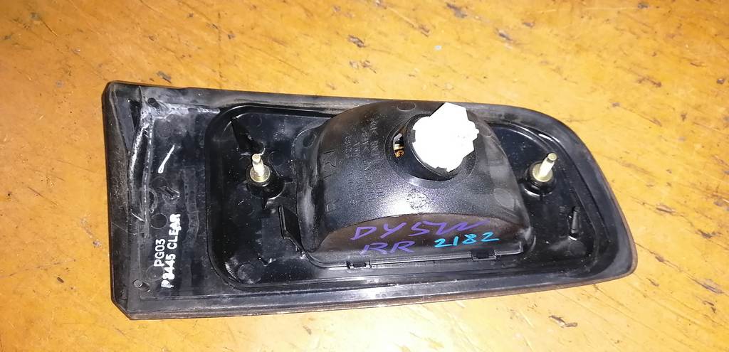 стоп-сигнал Mazda Demio 6