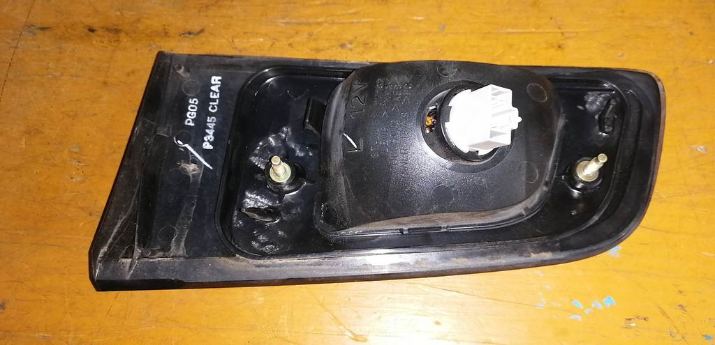 стоп-сигнал Mazda Demio 3