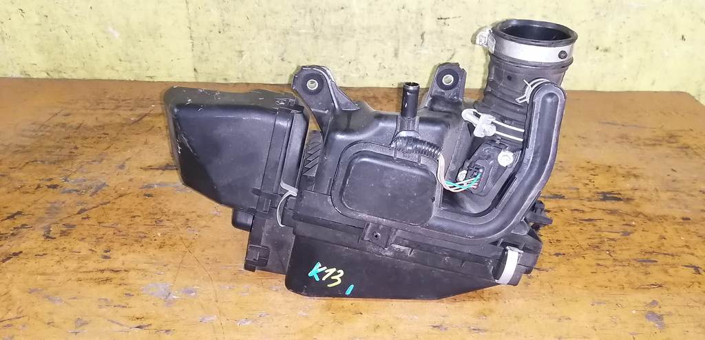 корпус воздушного фильтра Nissan March 0