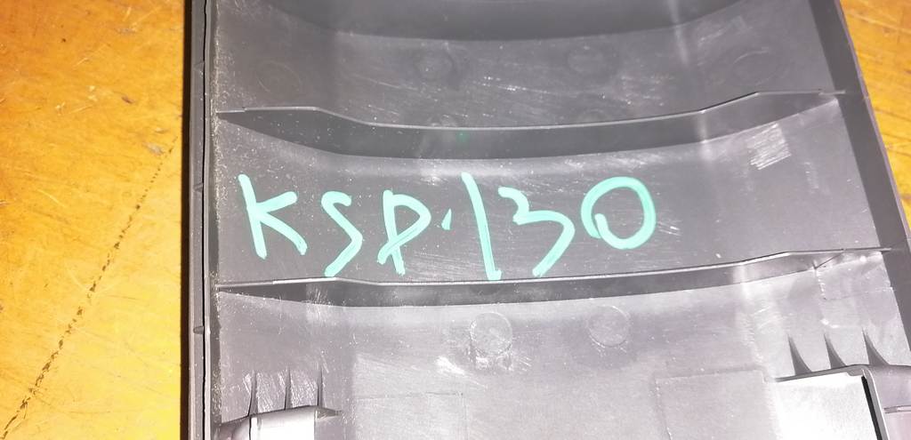 VITZ KSP130 КОНСОЛЬ ТОРПЕДО Toyota Vitz 1