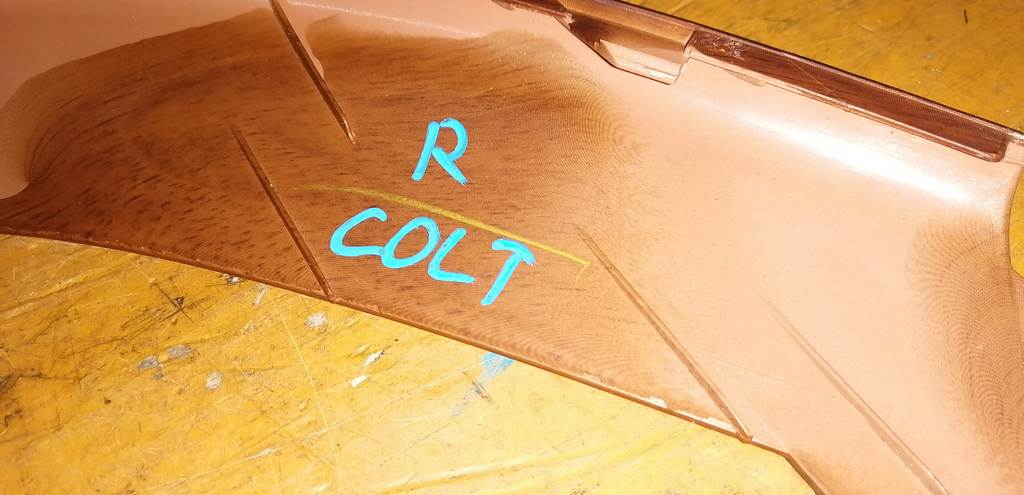 COLT Z21A КОНСОЛЬ ТОРПЕДО ПРАВАЯ MN108652 Mitsubishi Colt 1