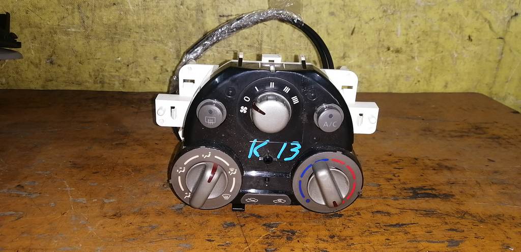 климат-контроль Nissan March 0