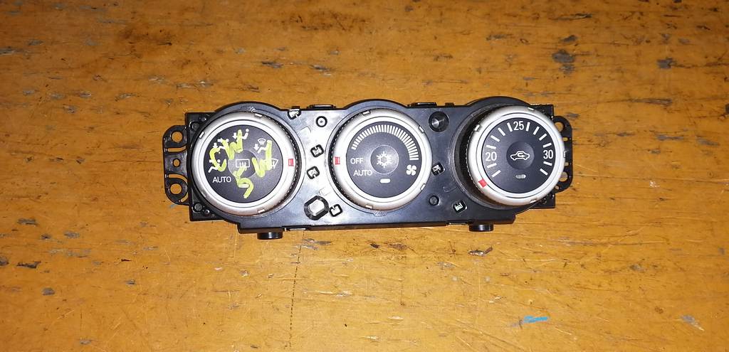 климат-контроль Mitsubishi Outlander 0