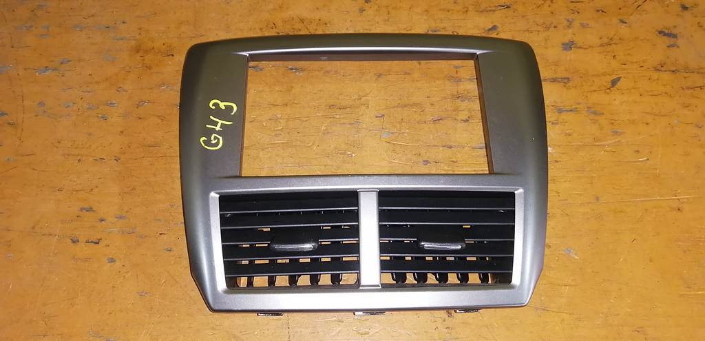 консоль магнитофона Subaru Impreza 0