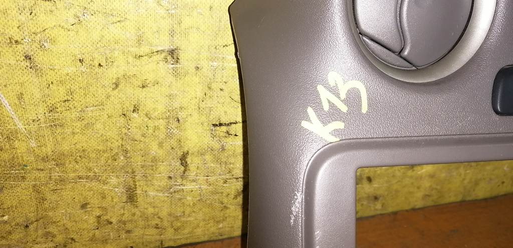 MARCH K13 КОНСОЛЬ МАГНИТОФОНА Nissan March 1