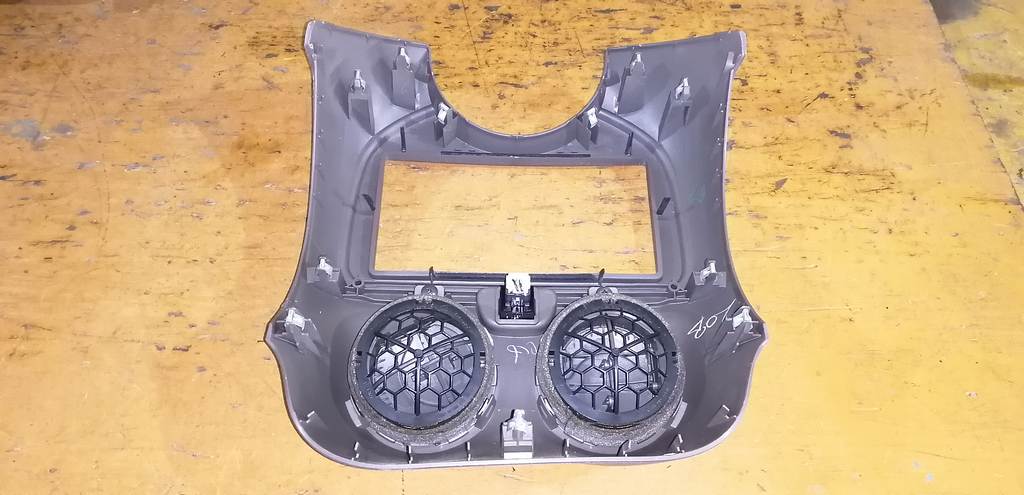 Салон Nissan March 2