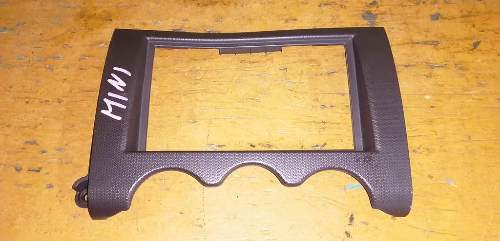 консоль магнитофона Mitsubishi Pajero Mini 0