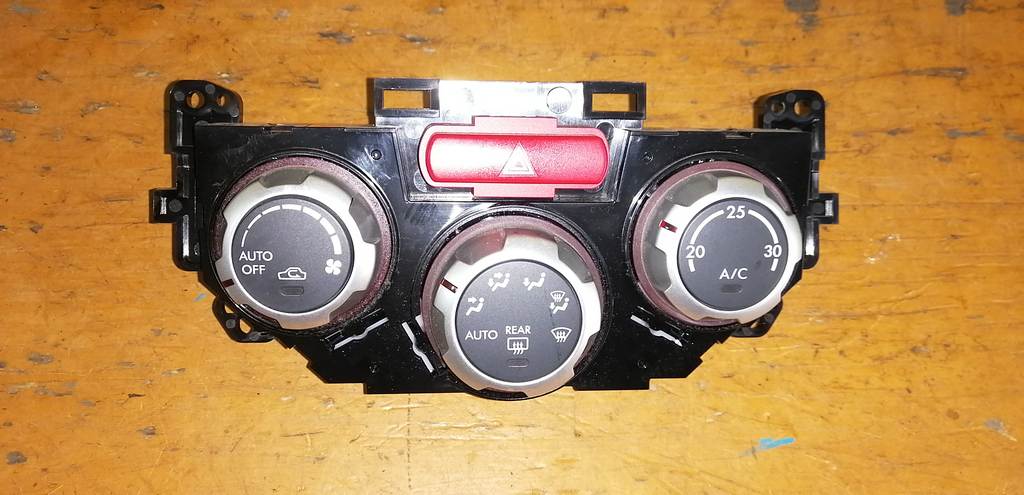 климат-контроль Subaru Impreza 0