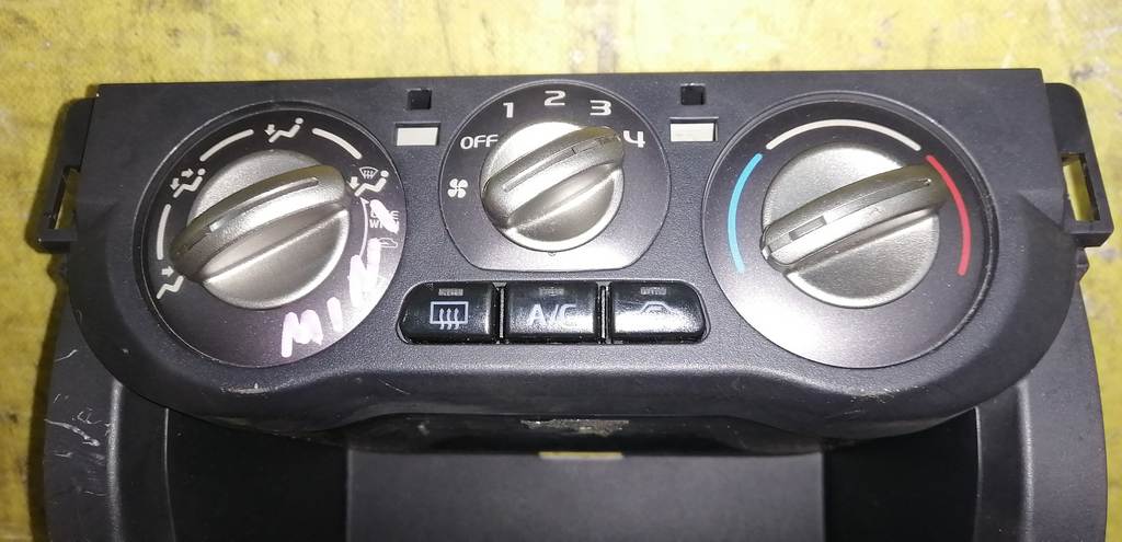 PAJERO MINI H58A КЛИМАТ-КОНТРОЛЬ+БАРДАЧОК Mitsubishi Pajero Mini 1