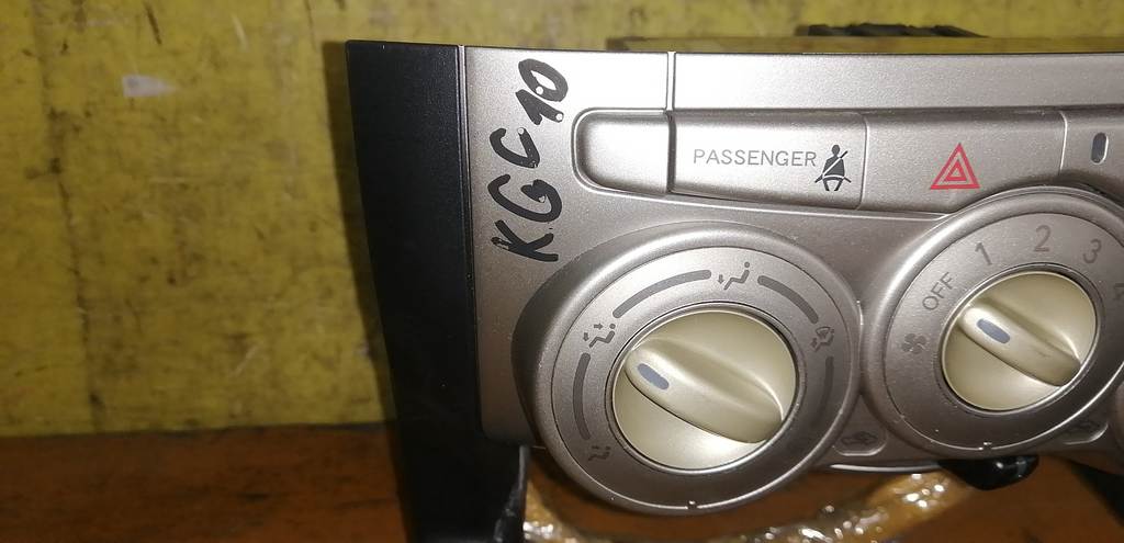 PASSO KGC10 КЛИМАТ-КОНТРОЛЬ Toyota Passo 1
