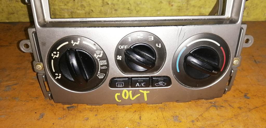 COLT Z21A КЛИМАТ-КОНТРОЛЬ ДЕФЕКТ Mitsubishi Colt 1