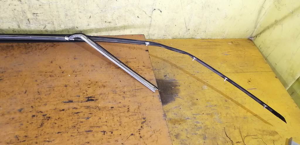 ветровик Subaru Legacy 3