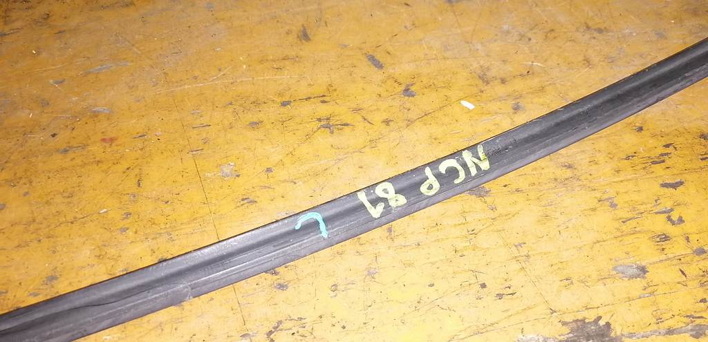 SIENTA NCP81 МОЛДИНГ КРЫШИ ЛЕВЫЙ Toyota Sienta 1