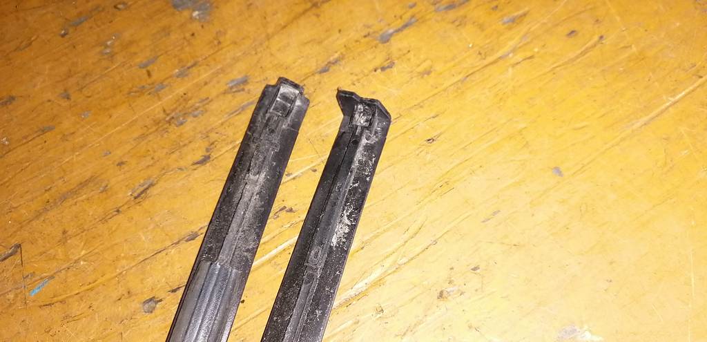 молдинг на крышу Toyota Sienta 3