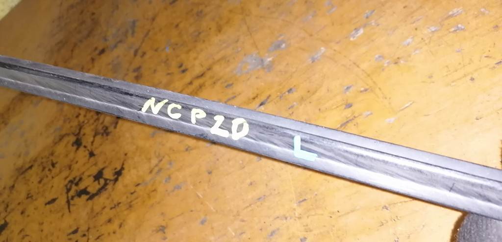 FUNCARGO NCP20 МОЛДИНГ КРЫШИ ЛЕВЫЙ Toyota Funcargo 1