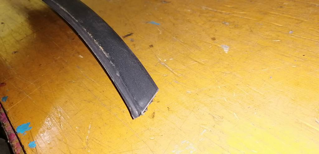 IMPREZA GD2 МОЛДИНГ КРЫШИ Subaru Impreza 4