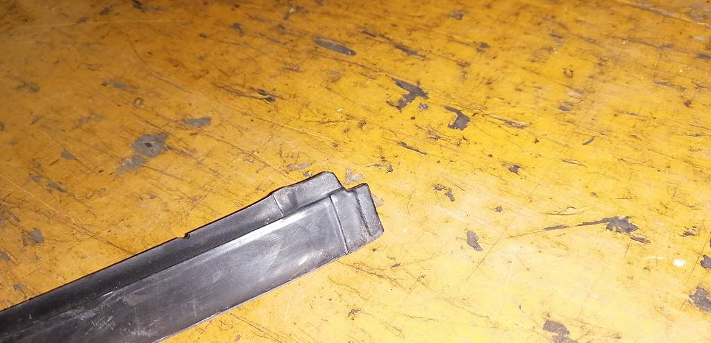 PAJERO MINI H58A МОЛДИНГ КРЫШИ ПРАВЫЙ Mitsubishi Pajero Mini 4