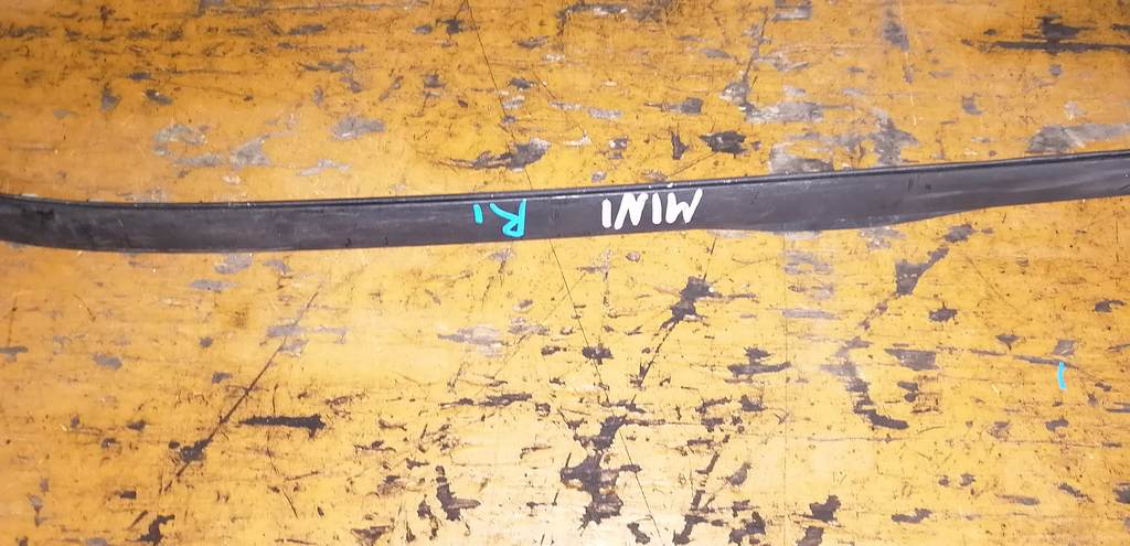 PAJERO MINI H58A МОЛДИНГ КРЫШИ ПРАВЫЙ 1 Mitsubishi Pajero Mini 1