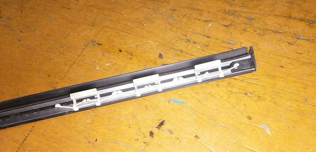 молдинг на крышу Mitsubishi Pajero Mini 3