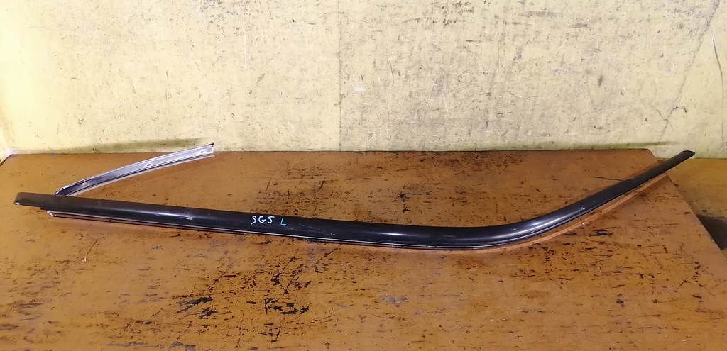 ветровик Subaru Forester 0