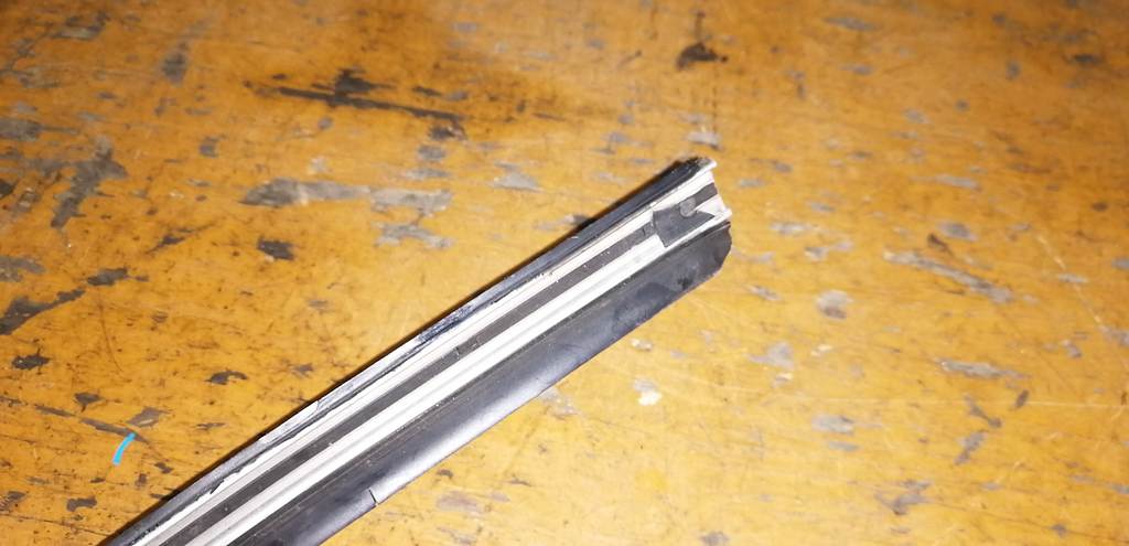 молдинг на крышу Mitsubishi Colt 3