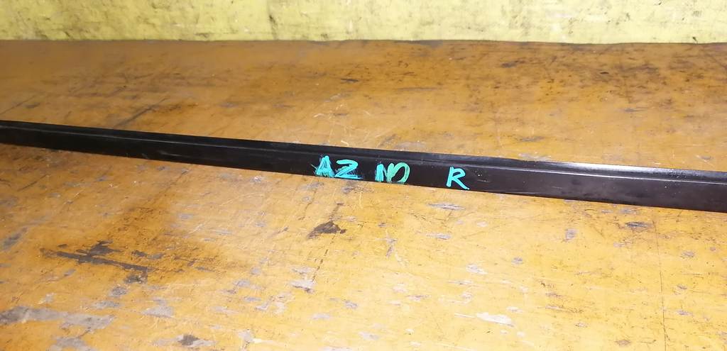 CUBE AZ10 МОЛДИНГ КРЫШИ ПРАВЫЙ Nissan Cube 1