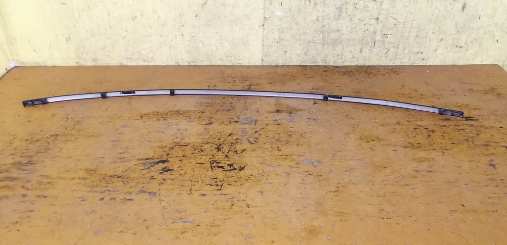 молдинг на крышу Mazda Axela 6