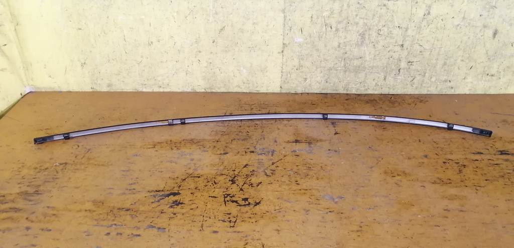 молдинг на крышу Mazda Axela 6