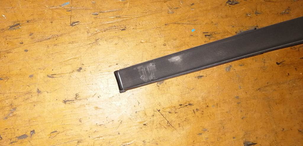 AXELA BK5P МОЛДИНГ НА КРЫШУ ЛЕВЫЙ Mazda Axela 4