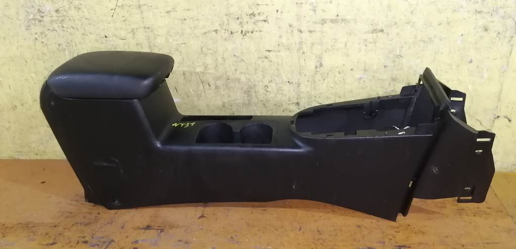 консоль между сидений Nissan X-Trail 0