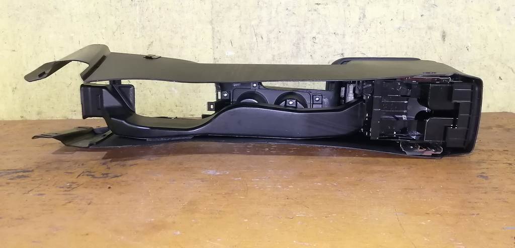 X-TRAIL NT31 КОНСОЛЬ МЕЖДУ СИДЕНИЙ Nissan X-Trail 4