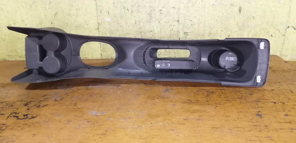 MARCH K13 КОНСОЛЬ МЕЖДУ СИДЕНИЙ Nissan March 4