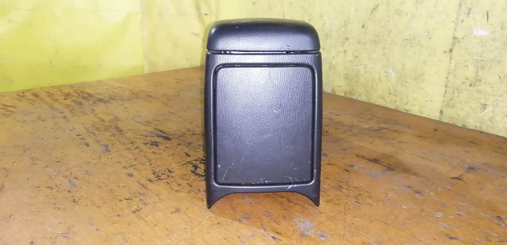 консоль между сидений Subaru Impreza 3