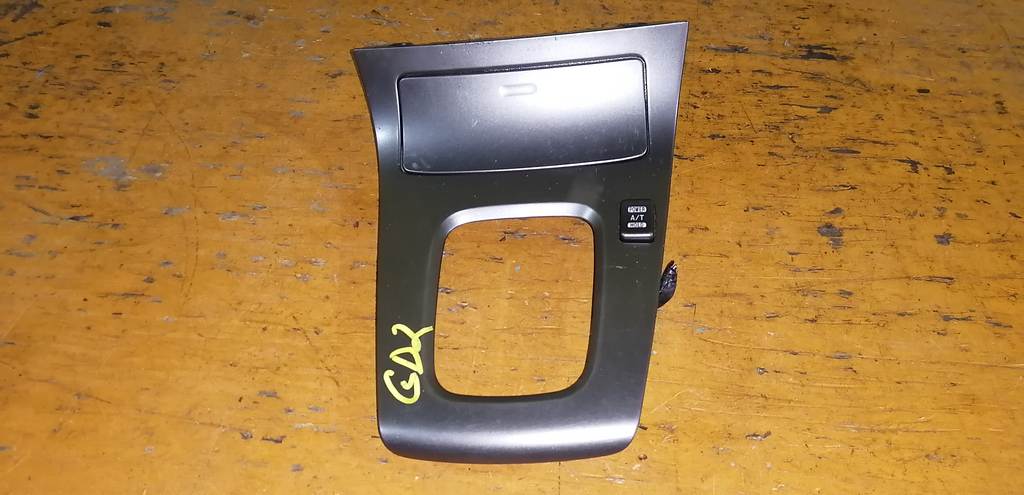 консоль кпп Subaru Impreza 0