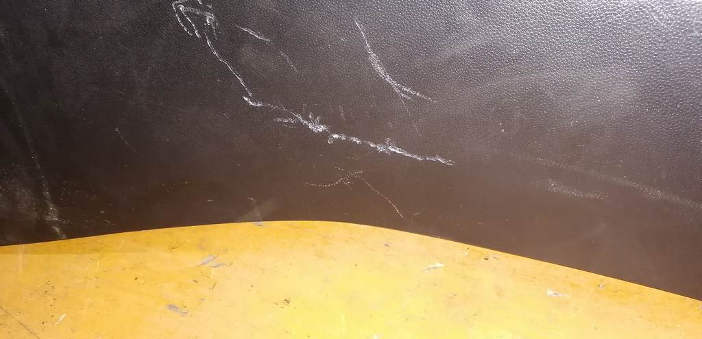 AXELA BK5P КОНСОЛЬ МЕЖДУ СИДЕНИЙ Mazda Axela 4