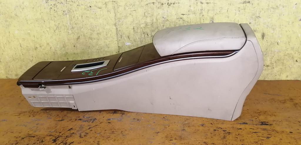 консоль между сидений Nissan Teana 0