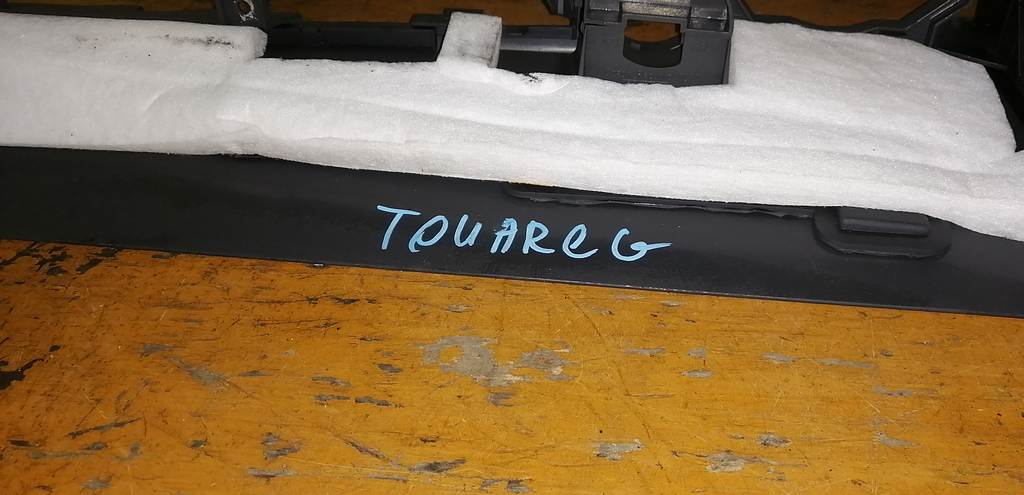 TOUAREG 7L7 КОНСОЛЬ МЕЖДУ СИДЕНИЙ Volkswagen Touareg 4