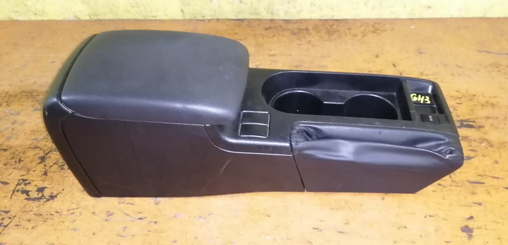 консоль между сидений Subaru Impreza 0