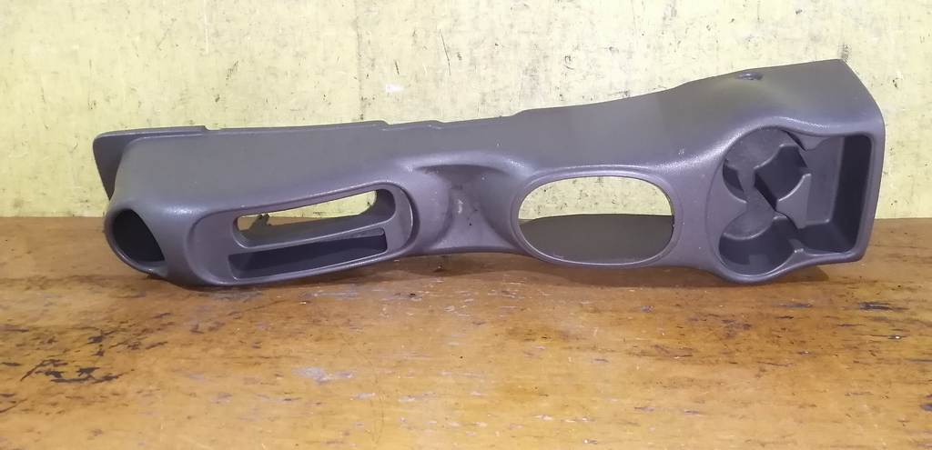 MARCH K13 КОНСОЛЬ МЕЖДУ СИДЕНИЙ 1 Nissan March 1