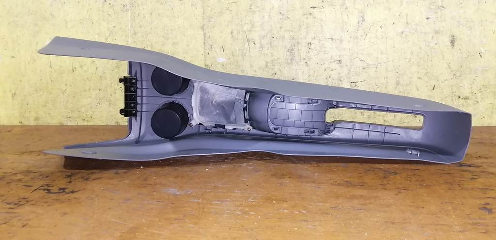 DEMIO DY5W КОНСОЛЬ МЕЖДУ СИДЕНИЙ Mazda Demio 4