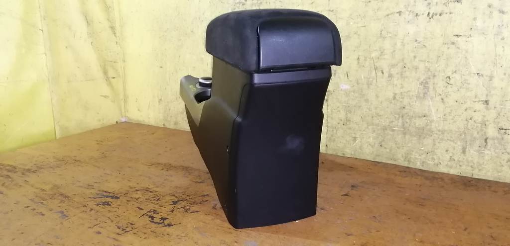 OUTLANDER CW5W КОНСОЛЬ МЕЖДУ СИДЕНИЙ Mitsubishi Outlander 4